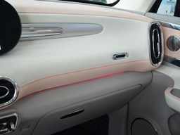 歐拉芭蕾貓 內(nèi)飾圖片