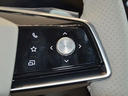 榮威鯨中控圖片