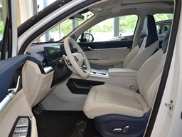 榮威鯨內(nèi)飾圖片