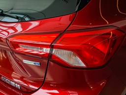 福特?？怂?汽車圖片