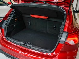 福特?？怂?汽車圖片