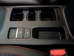 福特?？怂?內(nèi)飾圖片