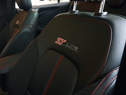 福特?？怂?內(nèi)飾圖片