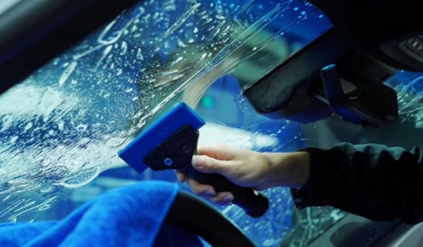 防爆膜與隔熱膜區(qū)別 材質(zhì)、價(jià)格、功能上面有所不同