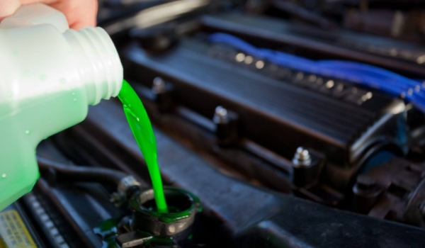 汽車防凍液的作用 防凍、防腐、防水垢、防開鍋（兩年或4萬公里）