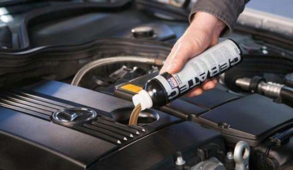 汽車大保養(yǎng)做些什么項(xiàng)目 更換機(jī)油、三濾、變速箱潤(rùn)滑油、火花塞等