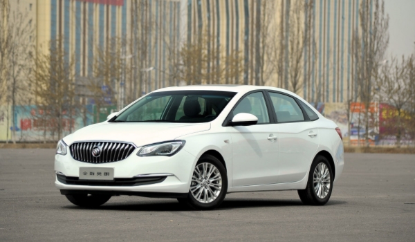 別克英朗怎么樣 行駛穩(wěn)定、配置豐富、油耗低（百公里5.3L）