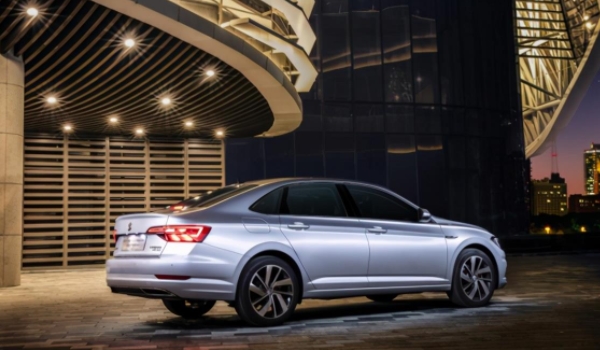 朗逸和速騰哪個(gè)好 速騰更好（外觀顏值高、動力充足、空間寬敞）