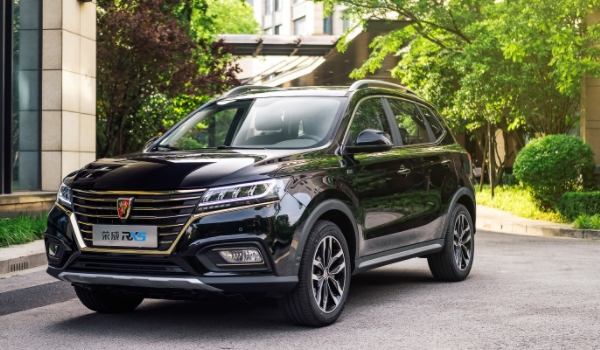 榮威rx5怎么樣 油耗低、空間大、性能好（百公里6.9L）
