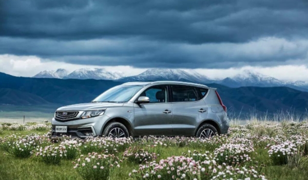 吉利遠(yuǎn)景怎么樣 配置豐富、油耗低、好操控（百公里6L）