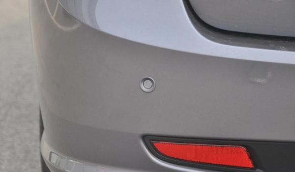 倒車?yán)走_多少錢 300元到700元之間（看具體的品牌）