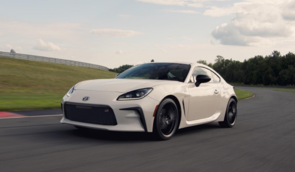 養(yǎng)車一年多少錢 1.5萬到3萬元之間（行駛里程越長費(fèi)用越高）