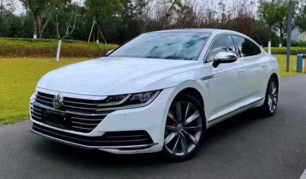 大眾cc怎么樣 車內(nèi)設(shè)計(jì)顏值較高、行駛穩(wěn)定性好、加速動(dòng)力強(qiáng)