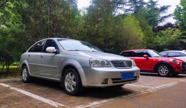 別克凱越怎么樣 油耗低、舒適度高、車身動(dòng)力充足（百公里5L）