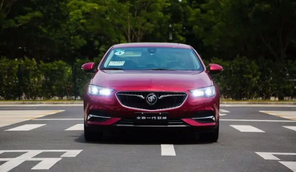 別克君威怎么樣 車(chē)身軸距長(zhǎng)、內(nèi)部空間寬敞（動(dòng)力強(qiáng)勁）