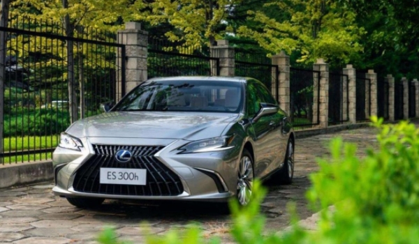 雷克薩斯es怎么樣 空間、舒適度、操控性優(yōu)秀（油耗較低）