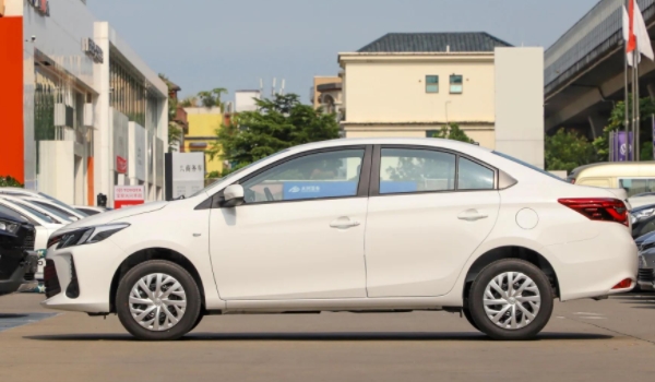 豐田威馳怎么樣 前臉?biāo)?、車身偏運(yùn)動(dòng)、保量保值率高