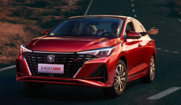 長安逸動(dòng)怎么樣 舒適性好、顏值較高、油耗低（百公里油耗6L）