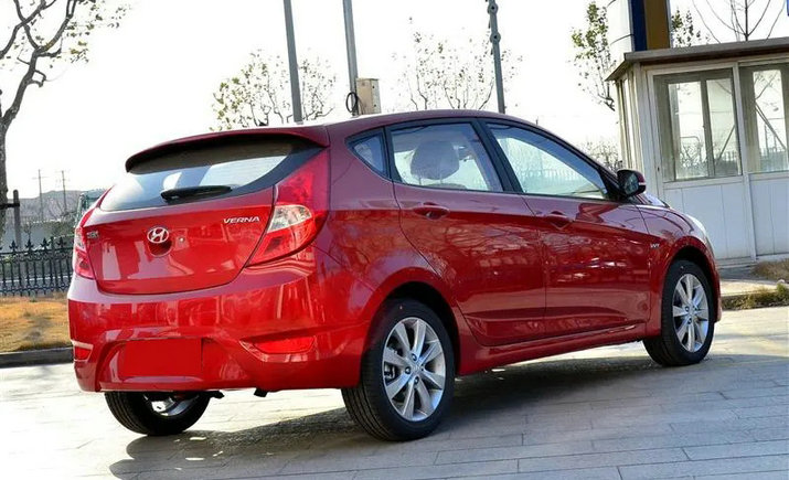 現(xiàn)代瑞納兩廂車怎么樣