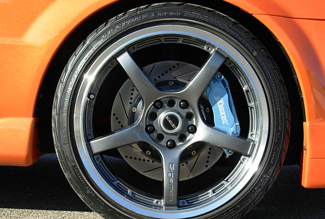 車(chē)停久了剎車(chē)變硬正常嗎