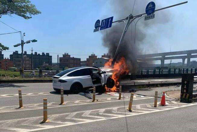 林志穎開(kāi)的特斯拉是什么型號(hào)