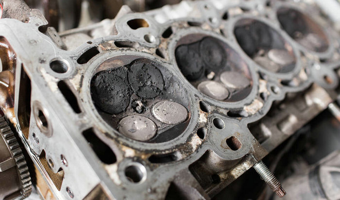 發(fā)動(dòng)機(jī)缸內(nèi)積碳多久清洗一次