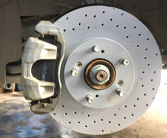 剎車鍋磨出槽了可以再用嗎