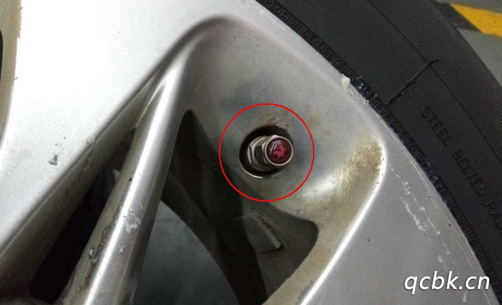 汽車(chē)輪胎氣門(mén)嘴漏氣怎么辦