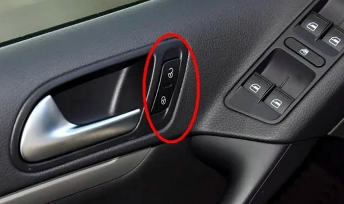車門自動(dòng)落鎖怎么解除