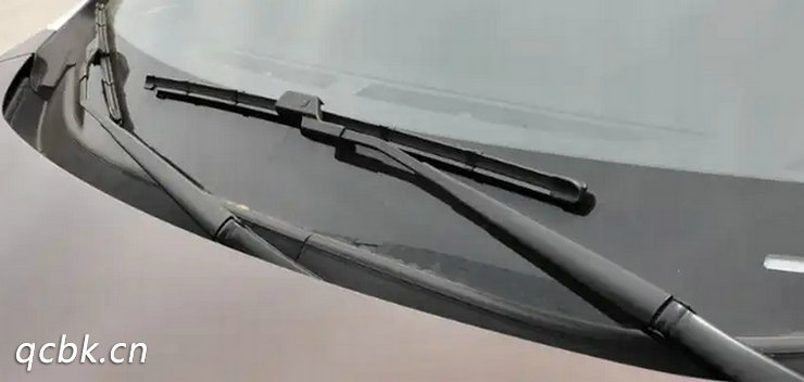 新買(mǎi)的雨刮器刮玻璃很響怎么辦