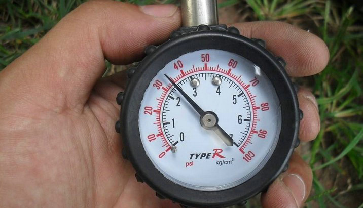 胎壓2.9正?？梢孕旭倖?></i>
          <h3>胎壓2.9正?？梢孕旭倖?/h3>
          <span>知識</span>
          <p class=