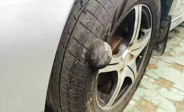 輪胎鼓包還能用嗎 輪胎鼓包可以修復嗎