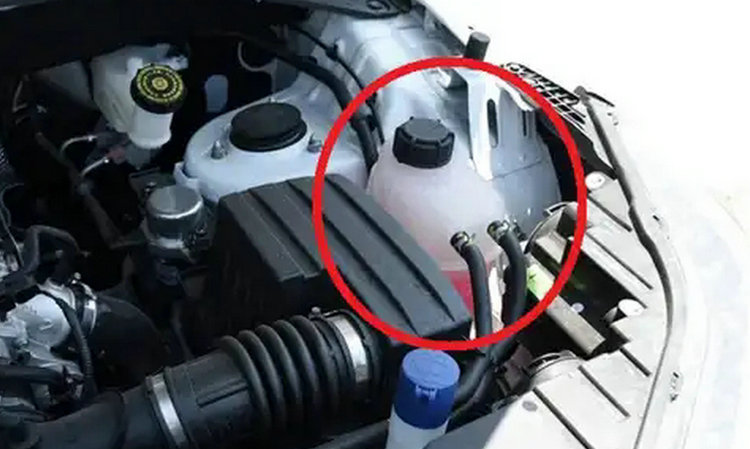 發(fā)動(dòng)機(jī)冷卻液在哪里加