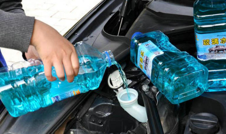 汽車(chē)玻璃水凍了加酒精可以嗎
