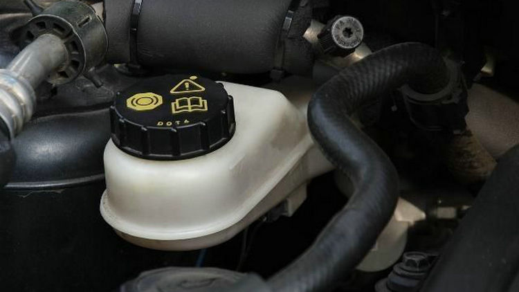 制動(dòng)液多長時(shí)間更換一次