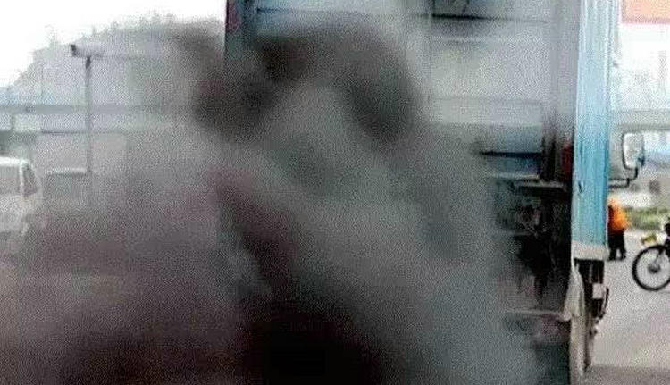 柴油車(chē)?yán)滠?chē)啟動(dòng)冒黑煙正常嗎