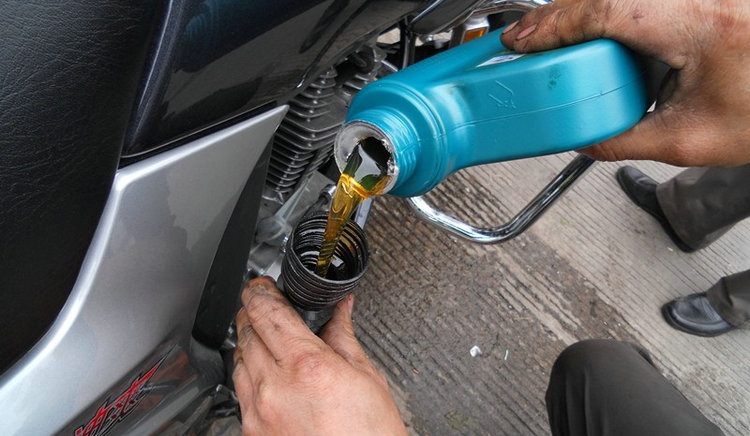 摩托車機油怎么換 如何自己更換摩托車機油