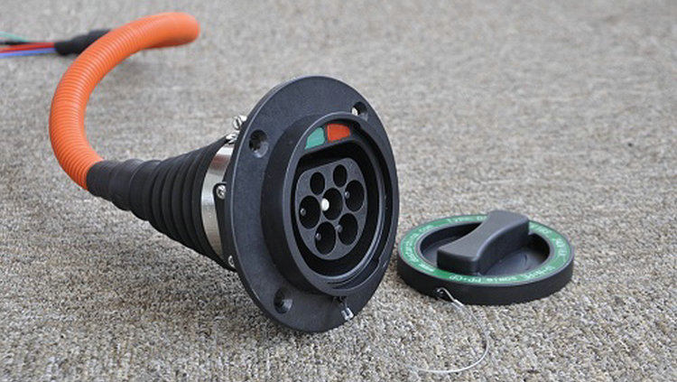 電動(dòng)汽車(chē)慢充可以用家用插座嗎