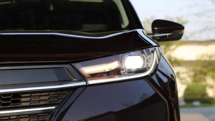 動力轉(zhuǎn)向燈亮了嚴(yán)重嗎