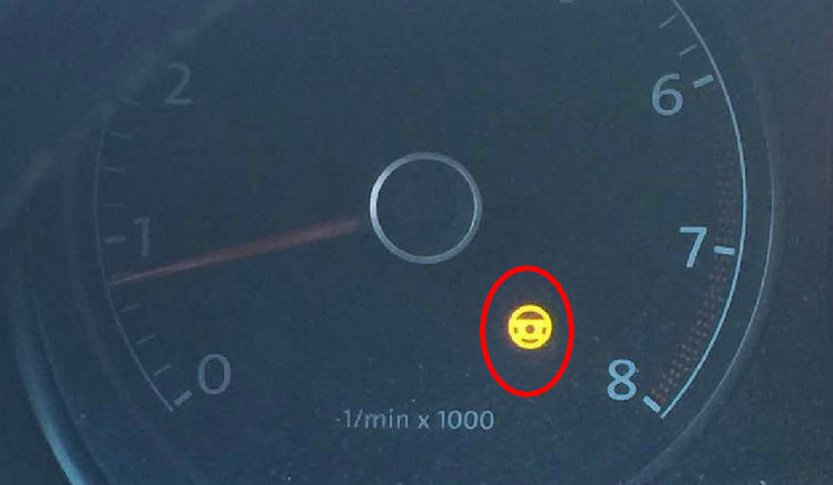 動(dòng)力轉(zhuǎn)向燈警示燈亮了怎么解決