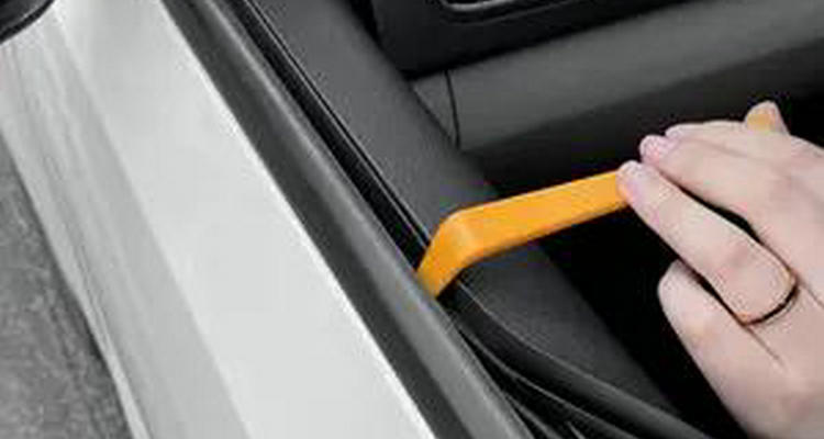 車(chē)窗邊上的黑色膠條掉色怎么辦