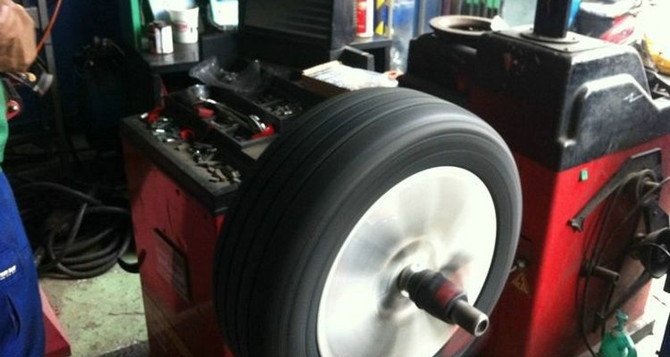 前輪做動平衡多少錢