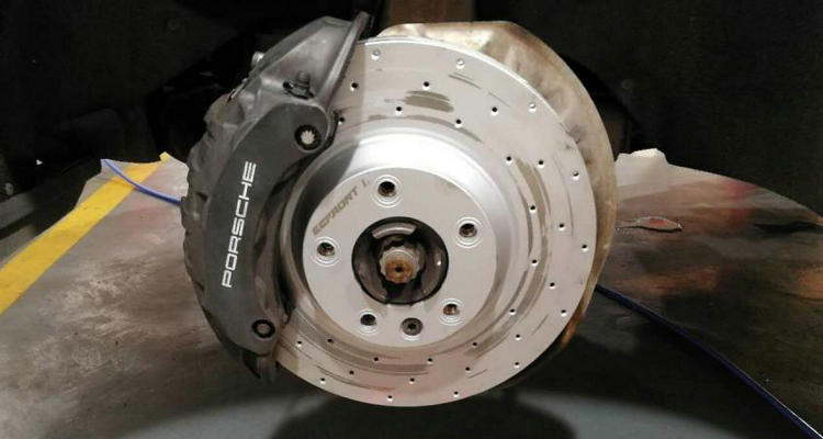 后剎車盤多久換一次合適