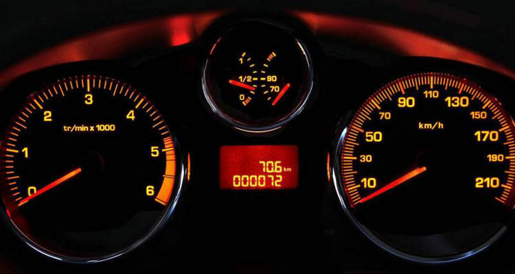 車上顯示一個車一把鎖怎么解決