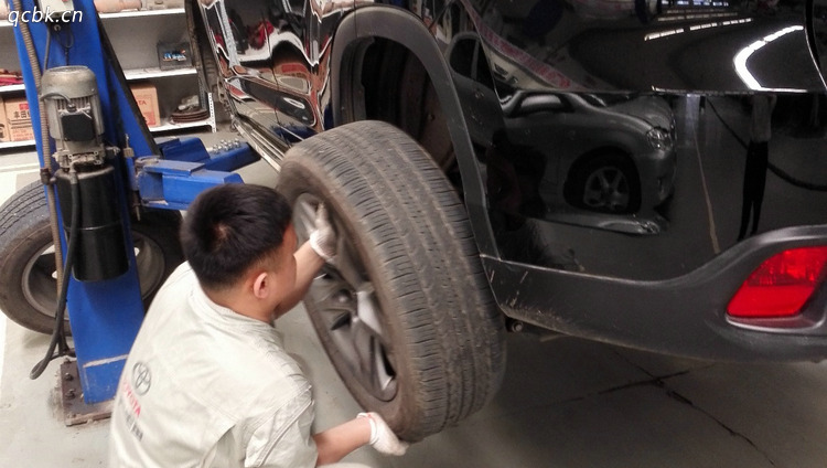 輪胎對(duì)調(diào)一次要多少錢(qián)