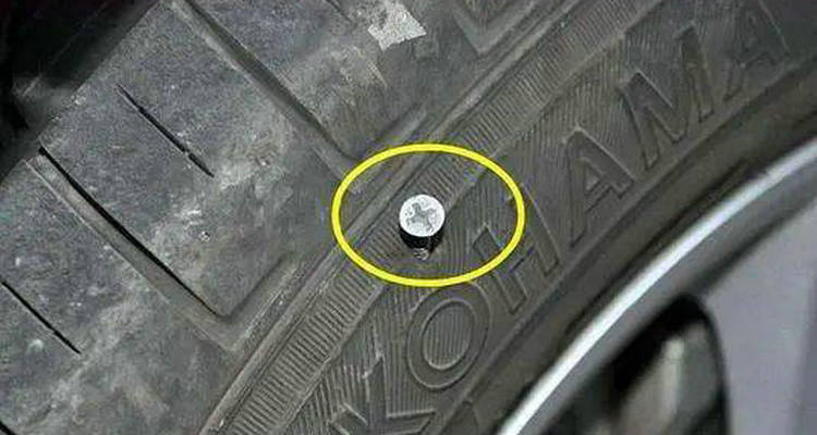 汽車(chē)輪胎扎釘子了補(bǔ)胎還是換胎