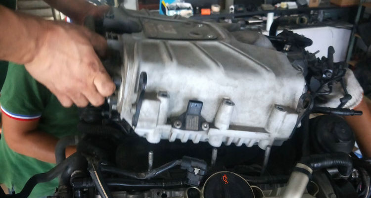 發(fā)動(dòng)機(jī)燒機(jī)油大修要多少錢