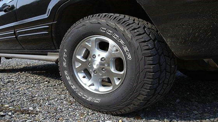 汽車輪胎壞了一個(gè)要換一對(duì)嗎