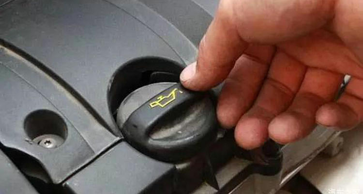 機(jī)油加在汽車哪個位置