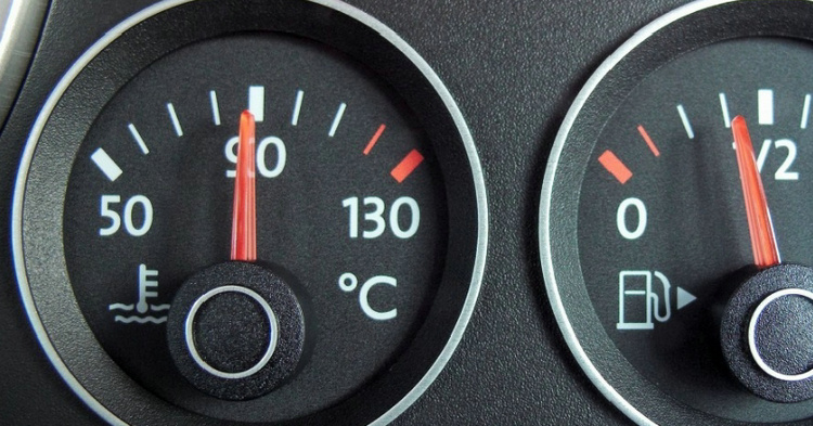 水溫過高對發(fā)動機有什么影響